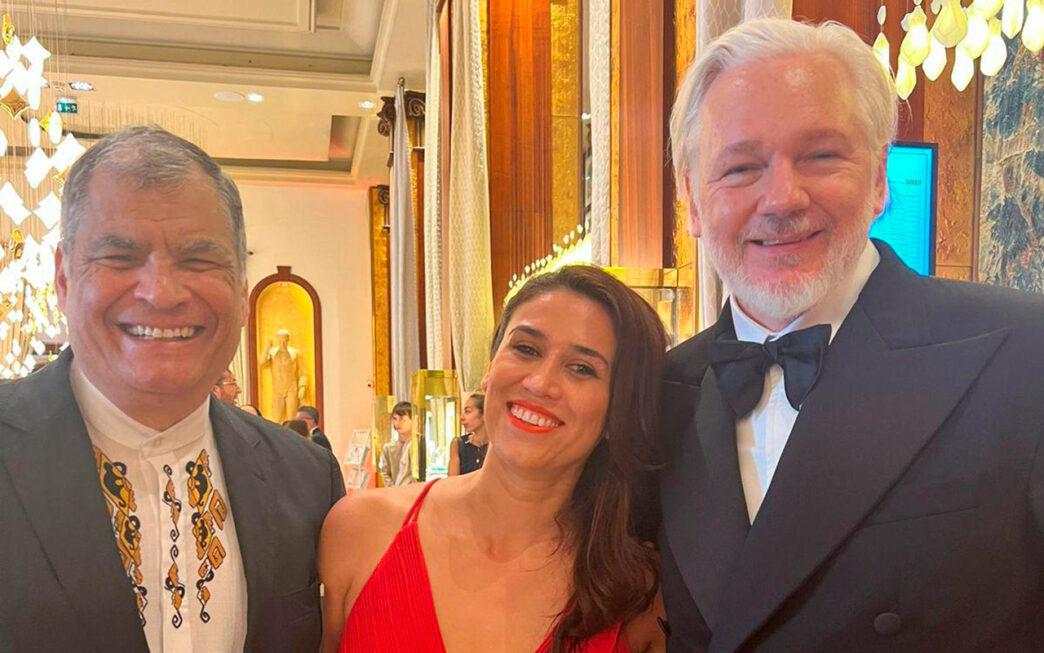 Alejandra Cardona, Rafael Correa y Julian Assange en el Festival de Cannes