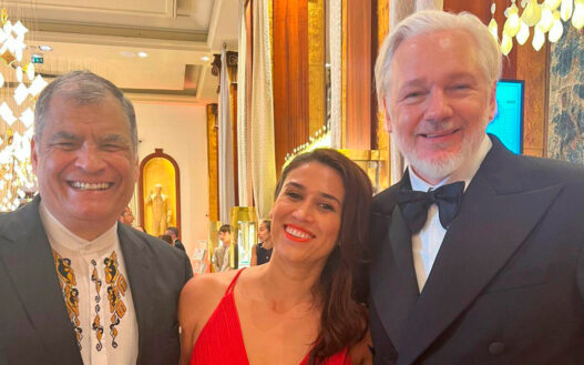 Alejandra Cardona, Rafael Correa y Julian Assange en el Festival de Cannes